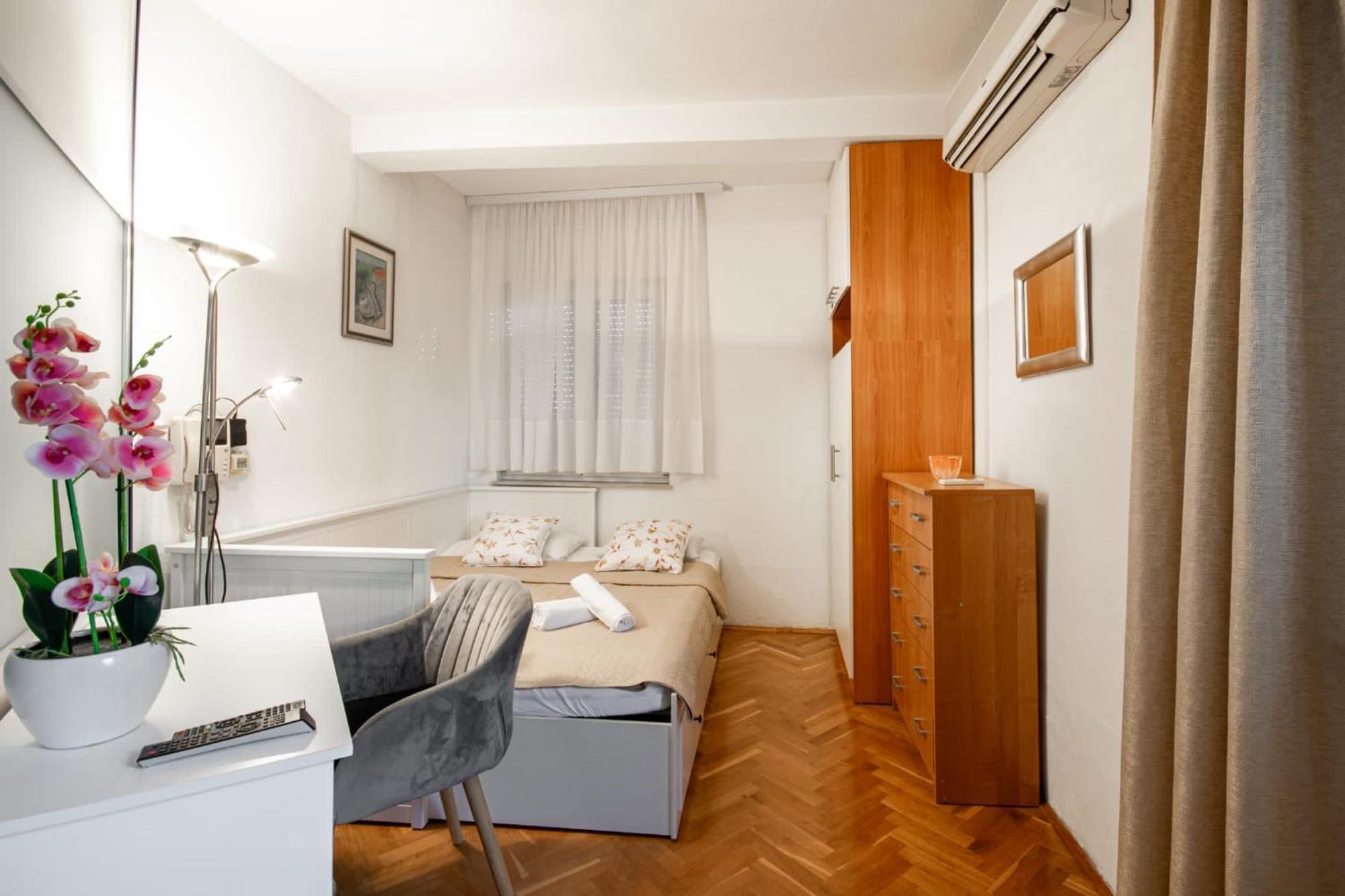 Holiday Home Nevera มาคาร์สกา ภายนอก รูปภาพ