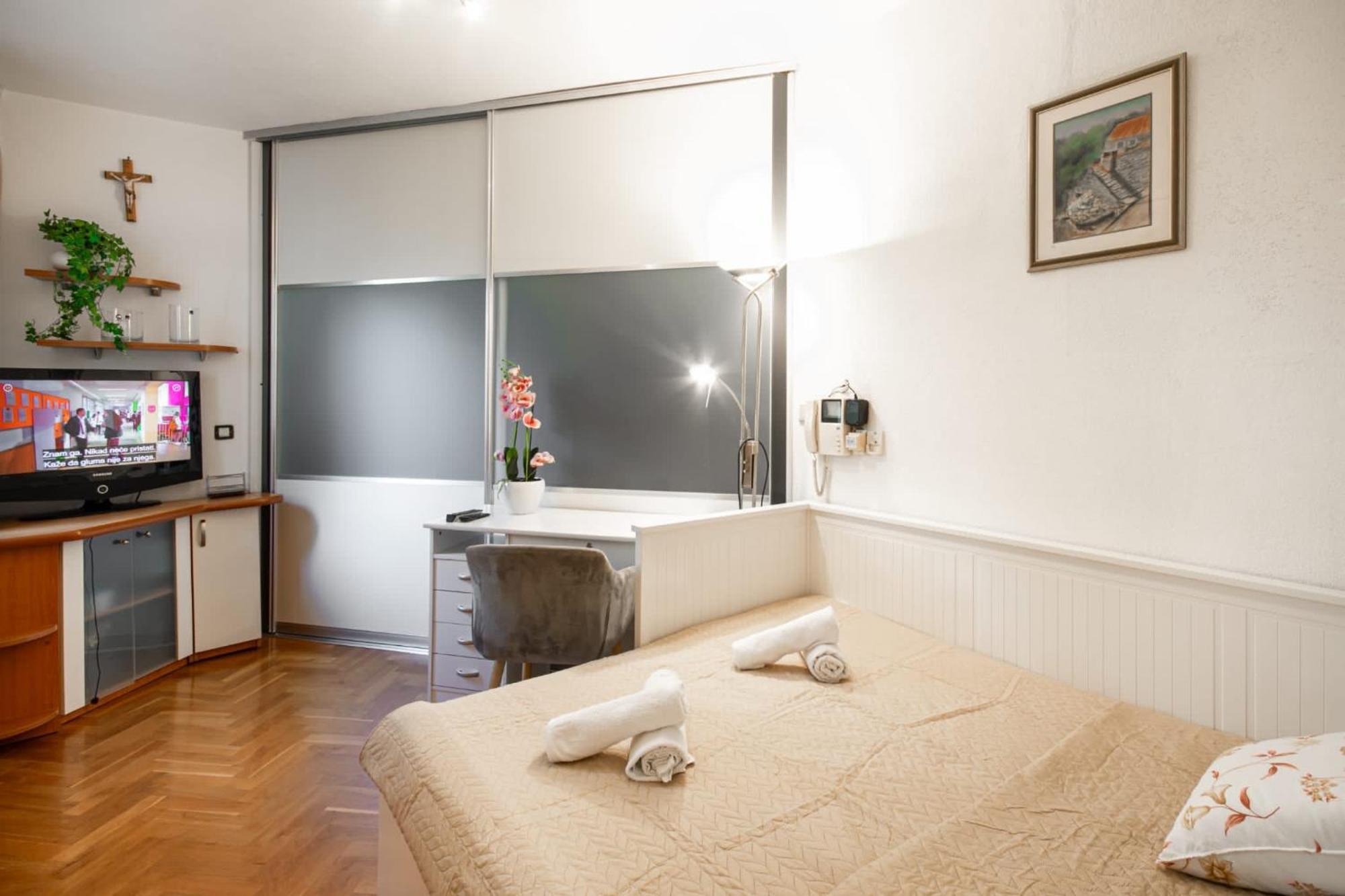 Holiday Home Nevera มาคาร์สกา ภายนอก รูปภาพ