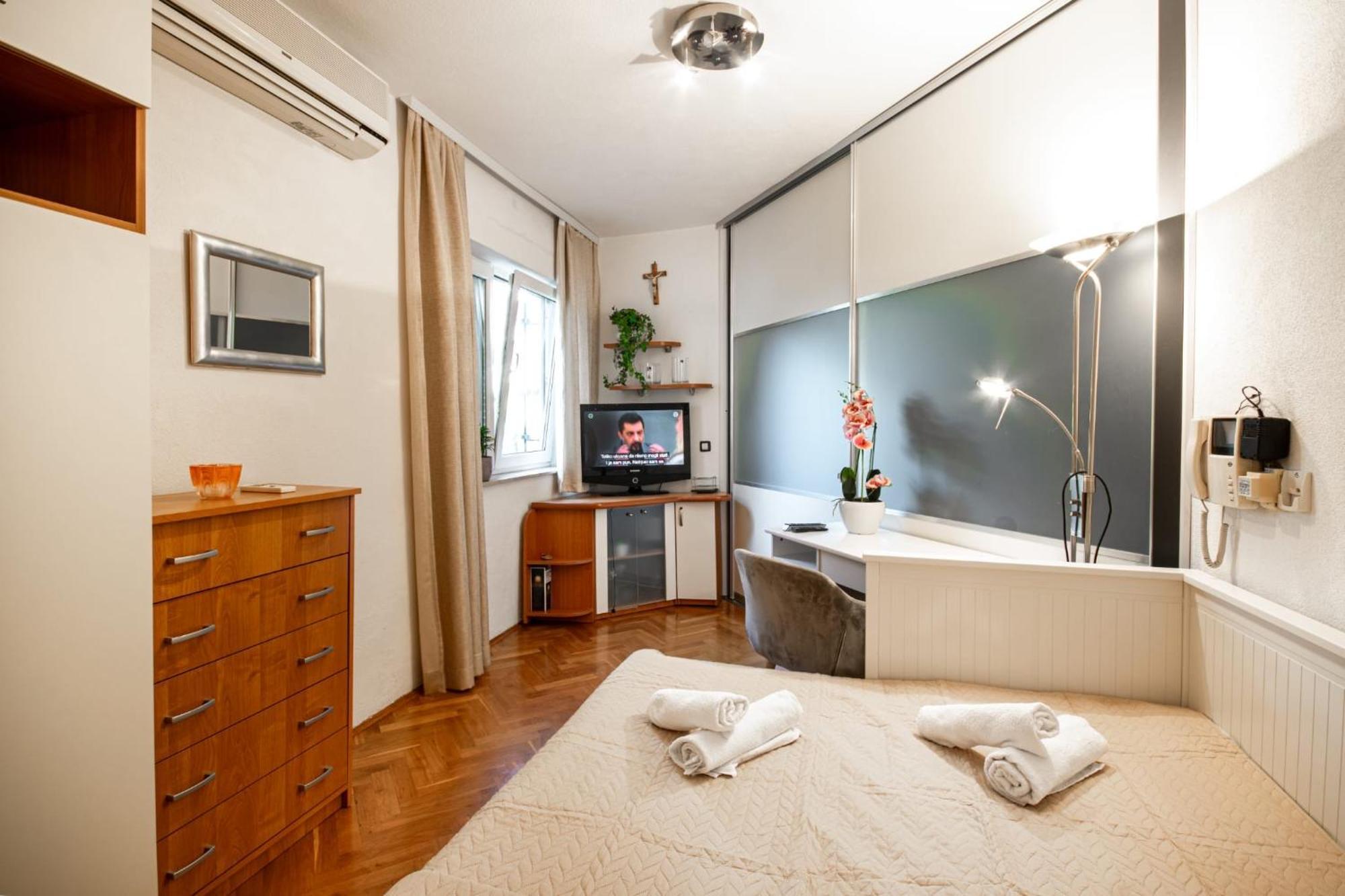 Holiday Home Nevera มาคาร์สกา ภายนอก รูปภาพ