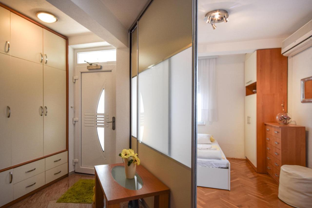 Holiday Home Nevera มาคาร์สกา ภายนอก รูปภาพ